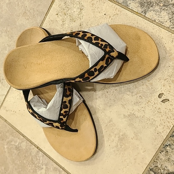Vionic Brown and Black Sandals Comfortable Summer Footwear - Picture 2 of 6